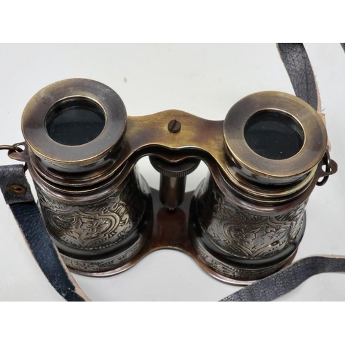 443 - Brass binoculars in leather case. P&P Group 1 (£14+VAT for the first lot and £1+VAT for subsequent l... 