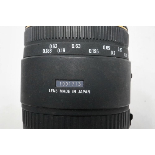 446 - Sigma EX 50mm DG Macro Lens f 2.8 with hood and EX Sigma Lens case. P&P Group 1 (£14+VAT for the fir... 