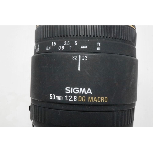 446 - Sigma EX 50mm DG Macro Lens f 2.8 with hood and EX Sigma Lens case. P&P Group 1 (£14+VAT for the fir... 