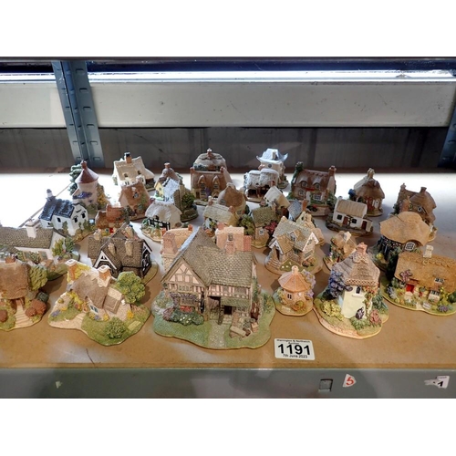 1191 - Quantity of mixed Lilliput Lane cottages with light damages. Not available for in-house P&P