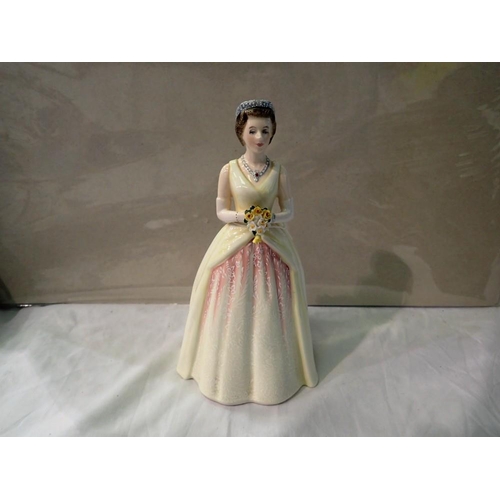 1228 - Royal Doulton figurine, Her Majesty Queen Elizabeth II HN3440, limited edition 1597/3500, modelled b... 