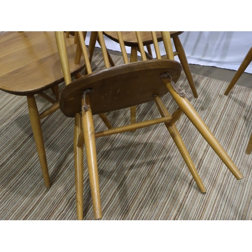 2167 - Set of six Ercol stickback dining chairs, seats of the chairs are not split, the back of one has a c... 