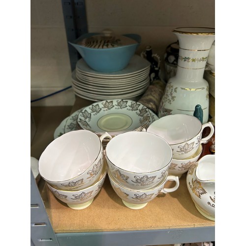 1045 - Quantity of mixed ceramics including a boxed Wedgwood tankard and tea/dinner service. Not available ... 