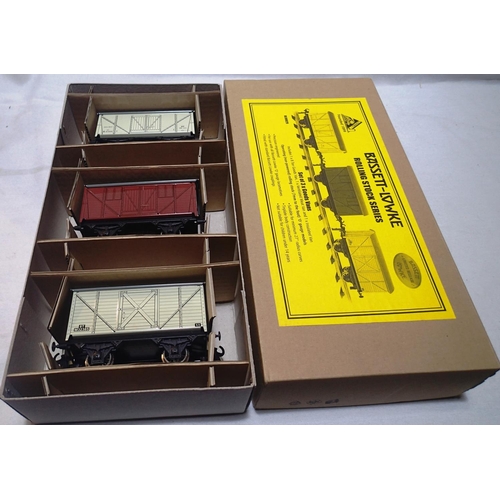 2078 - O gauge Bassett Lowke (China), BL99029 set of three tinplate vans, 8 ton goods, vent meat and insula... 
