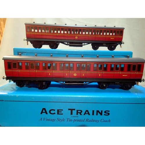 2081 - O gauge Ace Trains, pair of C1 BR Maroon Suburban coaches, 1st class and 3rd class with windows, in ... 