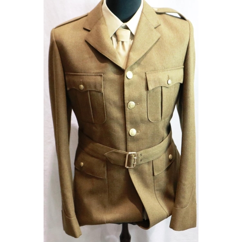 2174 - American post-war military dress uniform, comprising tunic, trousers, visor cap, shirt and tie, some... 