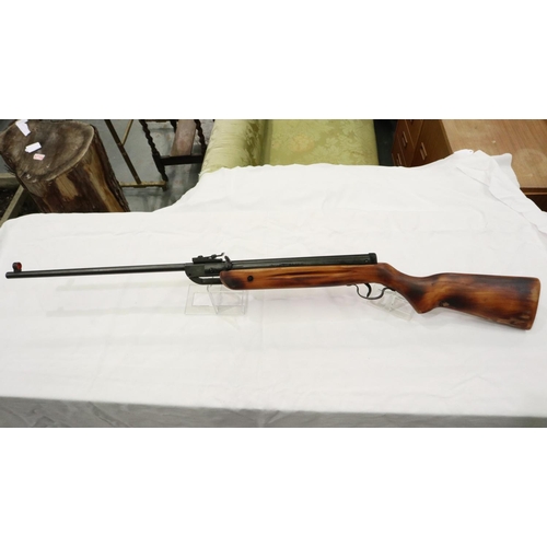 2105 - Westlake .22 air rifle. P&P Group 2 (£18+VAT for the first lot and £3+VAT for subsequent lots)