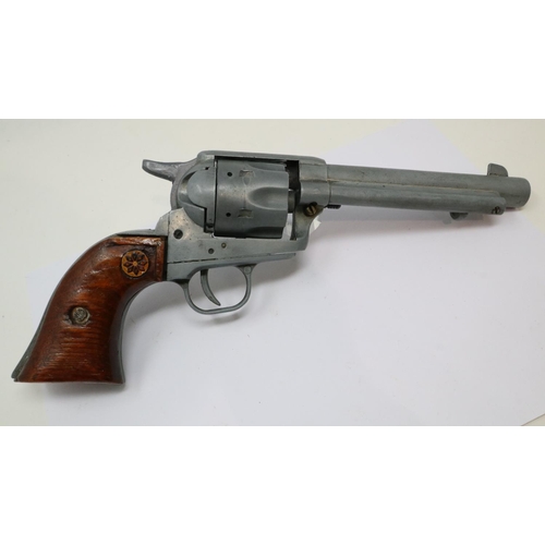 2120 - Colt style blank firing revolver. P&P Group 2 (£18+VAT for the first lot and £3+VAT for subsequent l... 