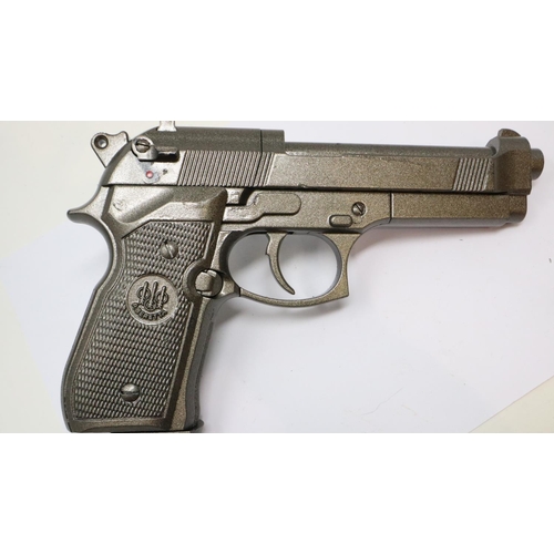 2121 - Beretta Co2 pistol, later painted silver / grey, with a tin of pellets. P&P Group 2 (£18+VAT for the... 