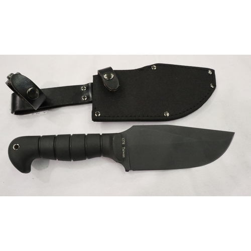 2135 - Ka-Bar Warthog modern hunting knife with blackened blade and canvas sheath. P&P Group 2 (£18+VAT for... 
