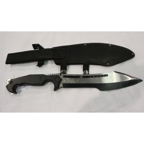 2142 - A modern M-Tech USA hunting knife, model MT-20-72 with canvas sheath. P&P Group 2 (£18+VAT for the f... 