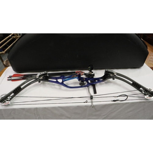 2156 - Hoyt Protect compound bow, draw weight 50-60 lbs, T x 2000 limbs, TEK CBE target sight and bow case.... 