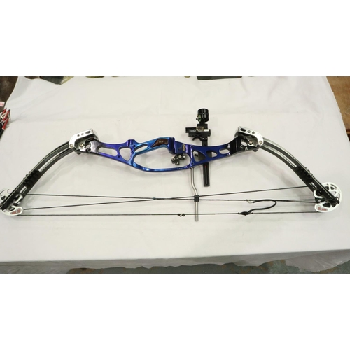 2156 - Hoyt Protect compound bow, draw weight 50-60 lbs, T x 2000 limbs, TEK CBE target sight and bow case.... 