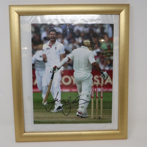 2165 - James Anderson (Lancashire and England cricket), signed publicity shot photograph, 20 x 25 cm. POSTA... 