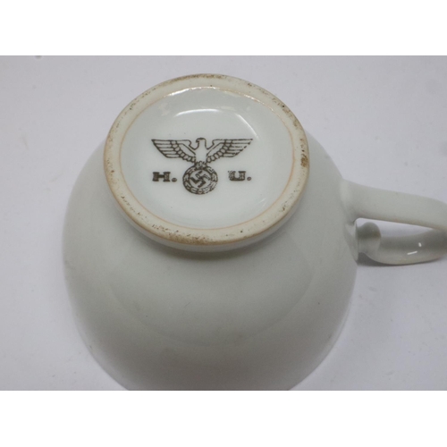 2192 - WWII German cup, marked HU for Heer Unterkunft” (Quartermaster Stores). P&P Group 2 (£18+VAT for the... 