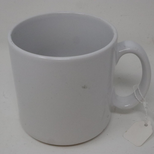 2209 - 1939 dated German Army ceramic mug. P&P Group 2 (£18+VAT for the first lot and £3+VAT for subsequent... 