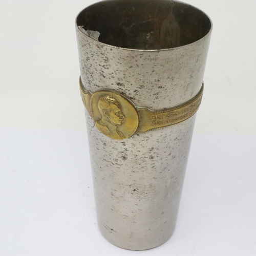 2232 - WWI Austrian Kaiser Wilhelm Franz Joseph veteran officers patriotic cup. P&P Group 2 (£18+VAT for th... 