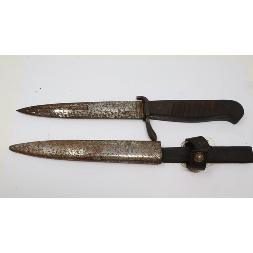 2238 - German Close Combat knife with metal sheath by Daniel Herder Solingen. Used in both WWI & WWII. P&P ... 