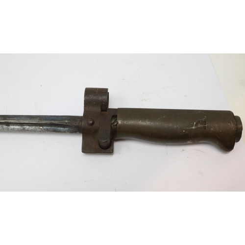 2241 - WWI French Lebel 1886 Model Bayonet with steel scabbard. P&P Group 2 (£18+VAT for the first lot and ... 