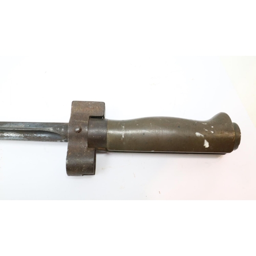 2241 - WWI French Lebel 1886 Model Bayonet with steel scabbard. P&P Group 2 (£18+VAT for the first lot and ... 