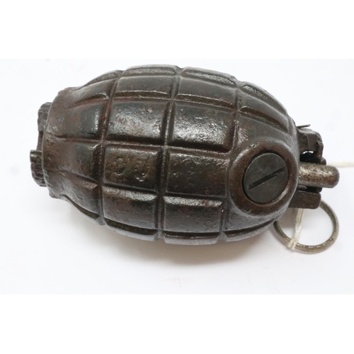 2251 - INERT WWII British No 36 Mills Hand Grenade, by Carron Company, Scotland. P&P Group 2 (£18+VAT for t... 