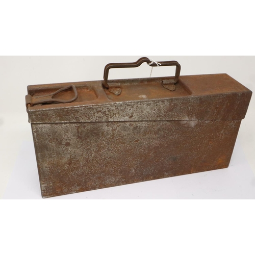 2254 - WWI German M9-08 ammunition tin dated 1917. P&P Group 2 (£18+VAT for the first lot and £3+VAT for su... 