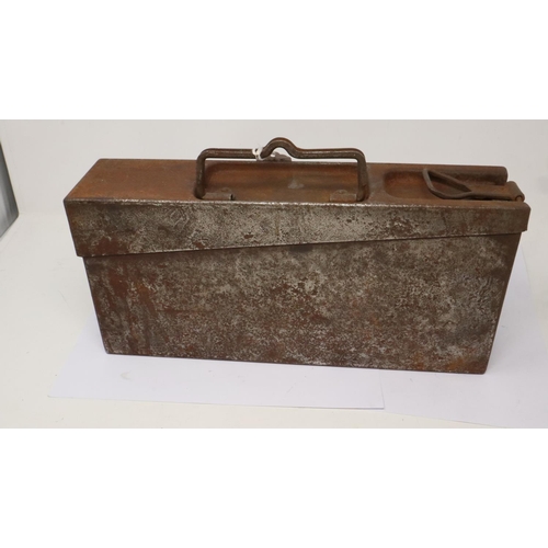 2254 - WWI German M9-08 ammunition tin dated 1917. P&P Group 2 (£18+VAT for the first lot and £3+VAT for su... 