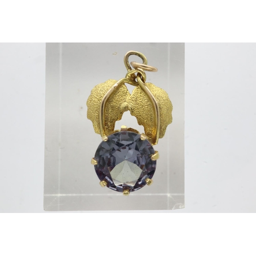 31 - Unmarked 14ct gold and amethyst pendant, leaf shape design, 1.4g. P&P Group 1 (£14+VAT for the first... 