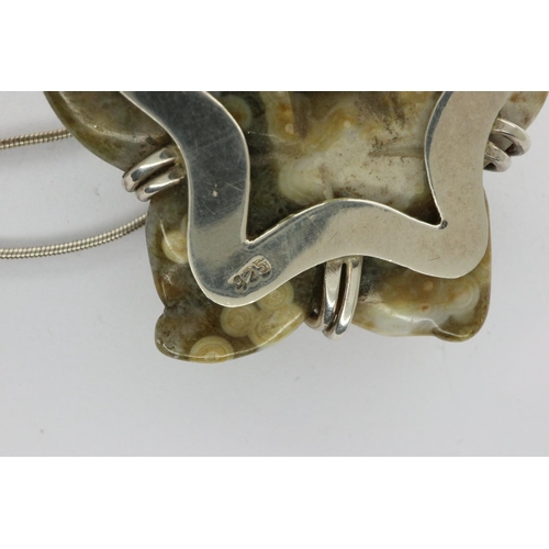 72 - 925 silver pendant necklace, L: 40 cm. P&P Group 1 (£14+VAT for the first lot and £1+VAT for subsequ... 