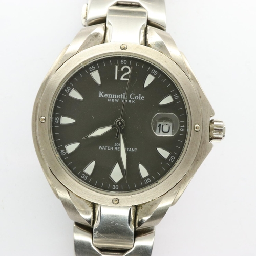 83 - KENNETH COLE NEW YORK: gents 50m wristwatch on a stainless steel bracelet, working at lotting. P&P G... 