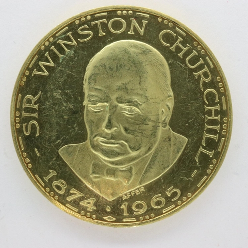 166 - Hallmarked 18ct yellow gold medal coin, Sir Winston Churchill Victory medal, D: 30 mm, 15.4g. P&P Gr... 
