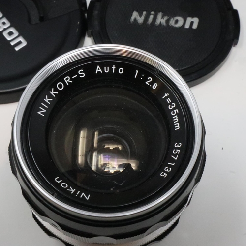 536 - Collection of Nikon lenses including Nikon 35mm F2.8, Tamron 28-200mm, Nikon 35-135mm etc, and a Nik... 