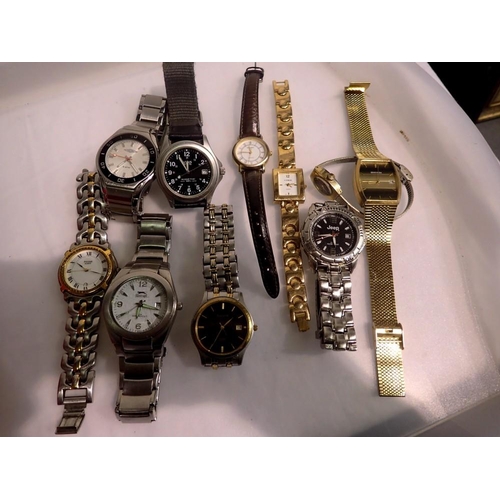 1081 - Nine mixed wristwatches including Pulsar. P&P Group 1 (£14+VAT for the first lot and £1+VAT for subs... 