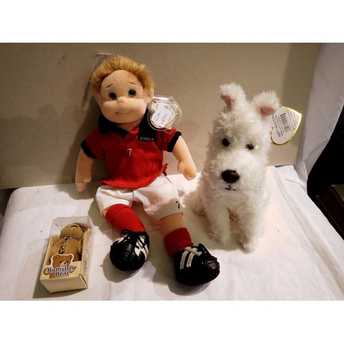 1129 - TY beanie babies dog and footballer. P&P Group 1 (£14+VAT for the first lot and £1+VAT for subsequen... 