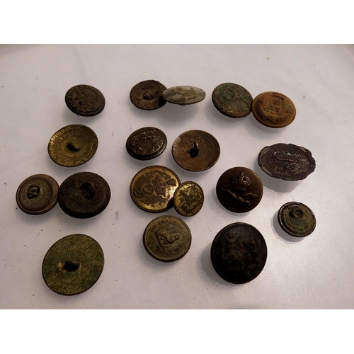 1131 - Mixed early military buttons. P&P Group 1 (£14+VAT for the first lot and £1+VAT for subsequent lots)