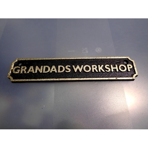 1141 - Cast iron Grandads Workshop sign, L: 15 cm. P&P Group 1 (£14+VAT for the first lot and £1+VAT for su... 