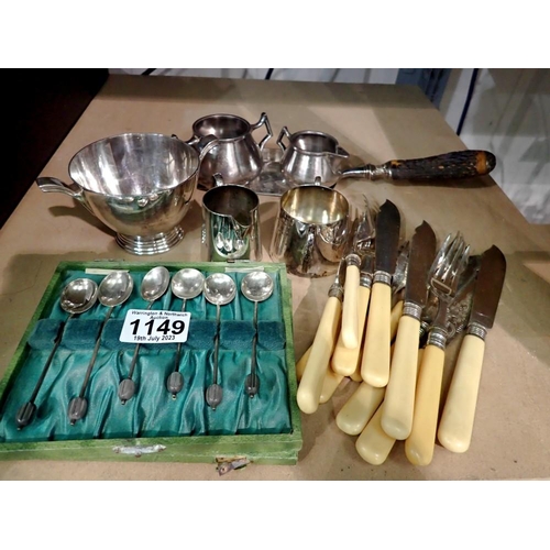 1149 - Collection of mixed cutlery to include flatware and silverplated. Not available for in-house P&P