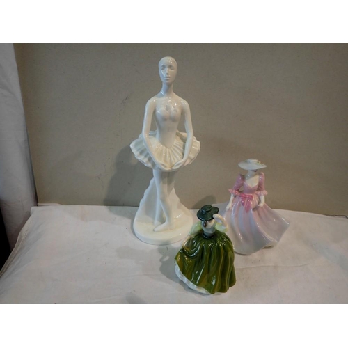 1252 - Three Royal Doulton figurines, largest H: 23 cm. P&P Group 2 (£18+VAT for the first lot and £3+VAT f... 