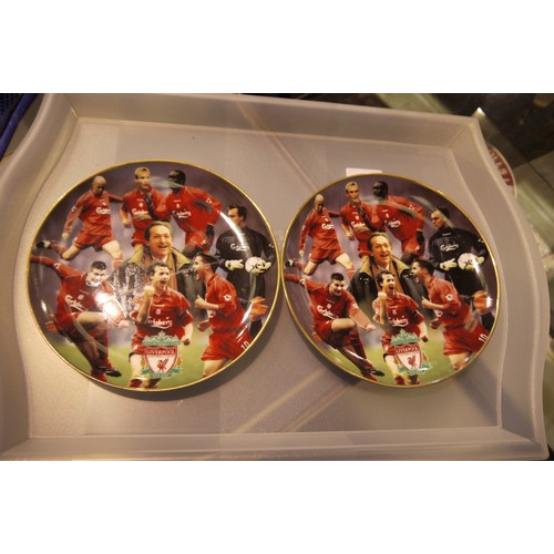 1134 - Pair of Liverpool football club collectors plates. P&P Group 2 (£18+VAT for the first lot and £3+VAT... 
