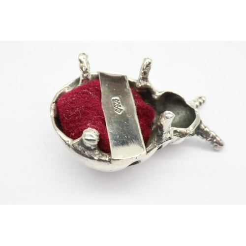 145 - Diminutive 925 silver ladybird pin cushion, L: 26 mm. UK P&P Group 1 (£16+VAT for the first lot and ... 