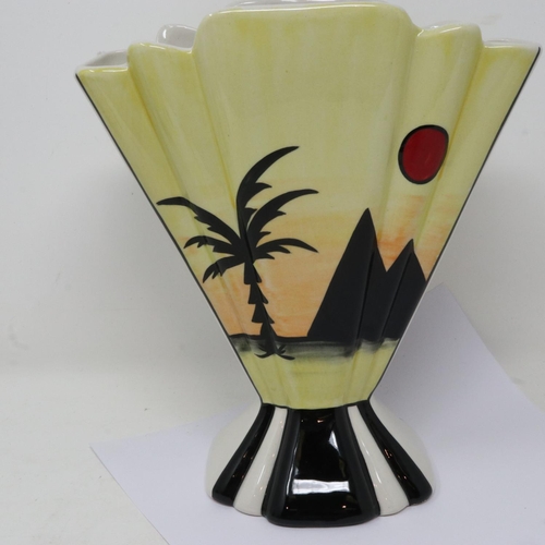 302 - Lorna Bailey fan vase in the Pyramids pattern, no cracks or chips, H: 21 cm. UK P&P Group 2 (£20+VAT... 