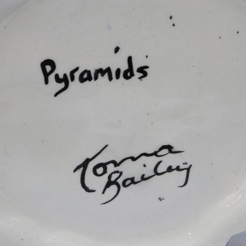 302 - Lorna Bailey fan vase in the Pyramids pattern, no cracks or chips, H: 21 cm. UK P&P Group 2 (£20+VAT... 