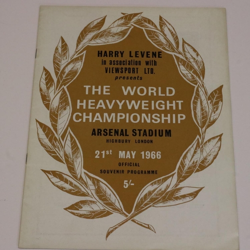 2129 - Muhammad Ali V Henry Cooper 1966 world heavyweight programme at Highbury. UK P&P Group 1 (£16+VAT fo... 