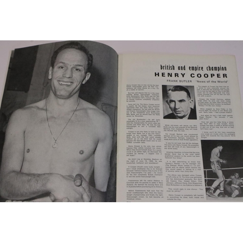 2129 - Muhammad Ali V Henry Cooper 1966 world heavyweight programme at Highbury. UK P&P Group 1 (£16+VAT fo... 