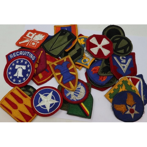 2305 - A collection of American military embroidered division patches. UK P&P Group 1 (£16+VAT for the firs... 