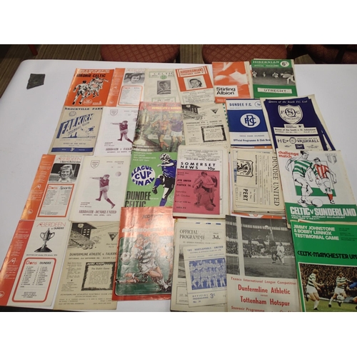 2152 - Approximately sixty mixed Scottish football programmes. UK P&P Group 3 (£30+VAT for the first lot an... 