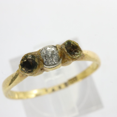 16 - 18ct gold trilogy ring set with diamond, lacking two stones, size L/M, 1.6g. UK P&P Group 1 (£16+VAT... 