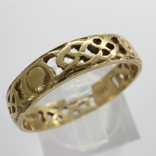 22 - 9ct gold pierced ring, size Q, 2.2g. UK P&P Group 1 (£16+VAT for the first lot and £2+VAT for subseq... 