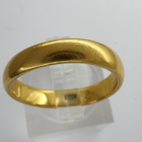 24 - 22ct gold wedding band, size N, 4.6g. UK P&P Group 1 (£16+VAT for the first lot and £2+VAT for subse... 