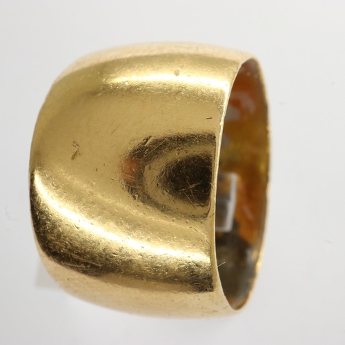 26 - 22ct gold band ring, size J/K, 12.6g. UK P&P Group 1 (£16+VAT for the first lot and £2+VAT for subse... 